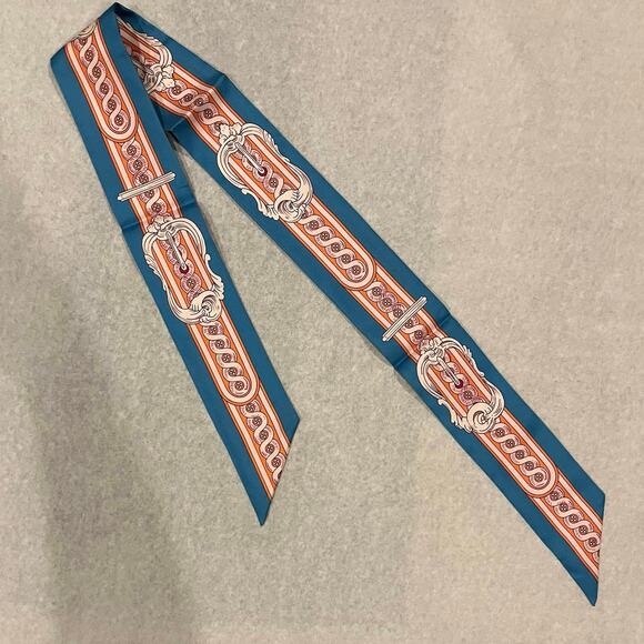 HERMES Bride De Cour Twilly Blue 100% Silk Twilly Scarf Gray Buckle Design